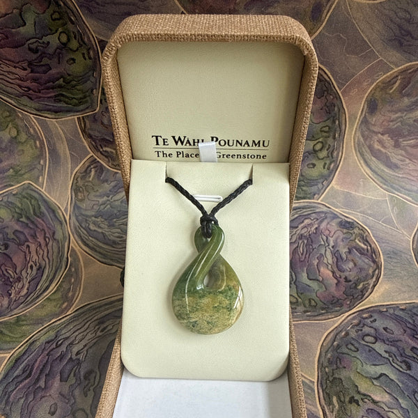 Te Wahi Pounamu Flower Jade Pikorua (Twist) 40mm
