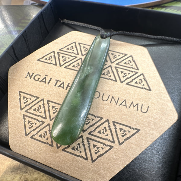 Ngai Tahu Pounamu - Medium Roimata